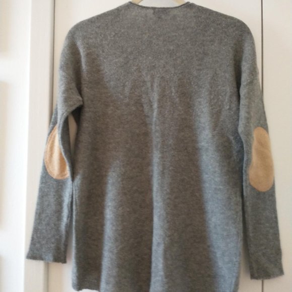 Gap Gray V-Neck Women's Long-Sleeve Sweater - Picture 11 of 13